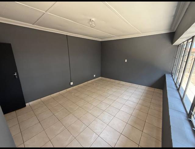 4 BEDROOM HOUSE FOR SALE IN VANDERBIJLPARK CW 5